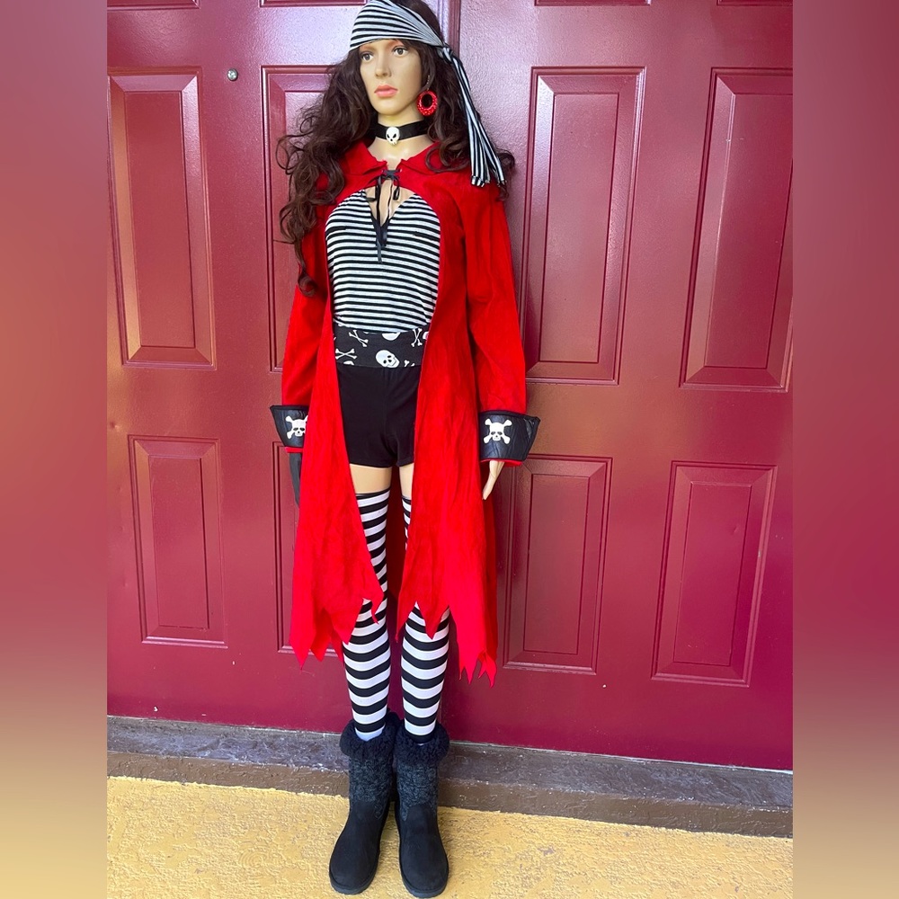 Sexy Pirate Wench